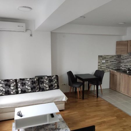 Sarah - City Apartment Skopje Eksteriør billede